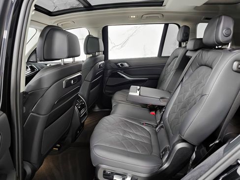 Used 2024 BMW X7 xDrive40i image 12