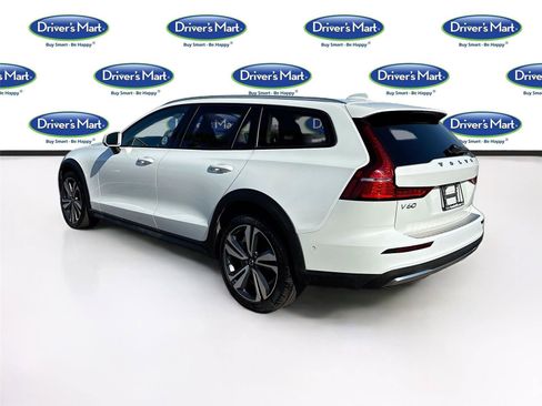 Used 2025 Volvo V60 B5 Cross Country Plus AWD/4WD image 5