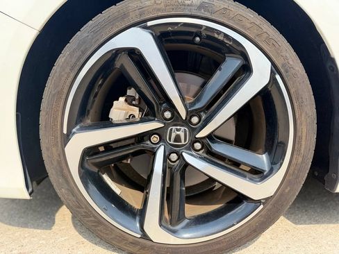 Used 2018 Honda Accord Sport image 9