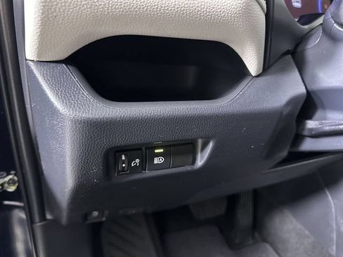 Used 2023 Toyota RAV4 XLE AWD/4WD image 18