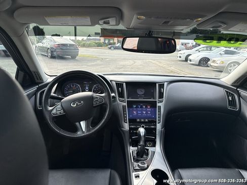 Used 2015 INFINITI Q50 Premium w/ All Weather Package AWD/4WD image 18