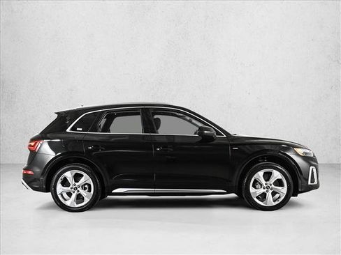 Used 2023 Audi Q5 2.0T Premium Plus w/ Premium Plus Package AWD/4WD image 4