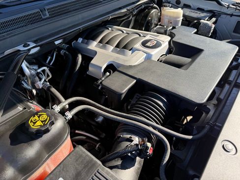 Used 2019 Cadillac Escalade Luxury image 38