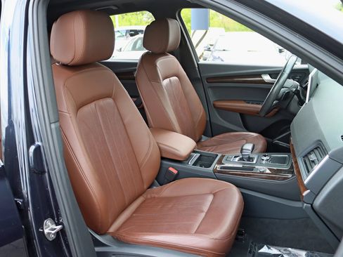 Used 2019 Audi Q5 2.0T Premium Plus w/ Premium Plus Package AWD/4WD image 32