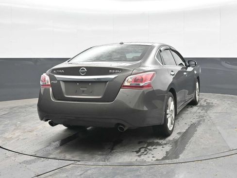 Used 2013 Nissan Altima 3.5 SV w/ Navigation Pkg FWD image 10
