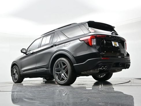 Used 2025 Ford Explorer ST w/ Sun And Sound Package image 21