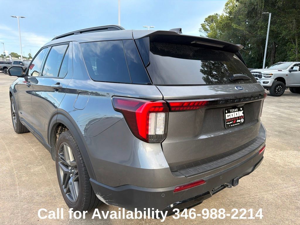 Used 2026 Ford Explorer ST-Line w/ ST-Line Street Pack RWD image 4