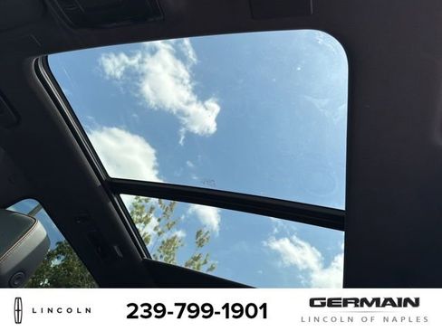 Used 2025 GMC Yukon XL AT4 w/ AT4 Premium Package AWD/4WD image 16