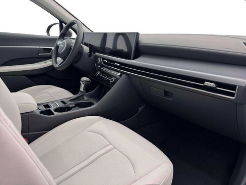 New 2026 Hyundai Sonata SE FWD image 16