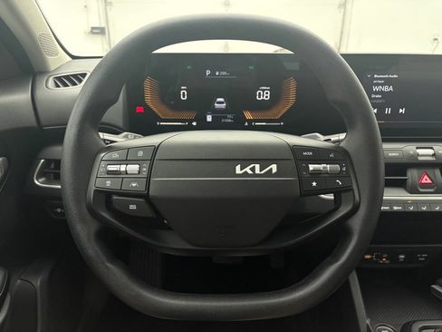 Used 2025 Kia K4 FWD image 16