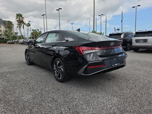 New 2026 Hyundai Elantra Limited FWD image 4