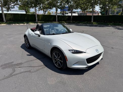 Used 2018 MAZDA MX-5 Miata Grand Touring RWD image 5