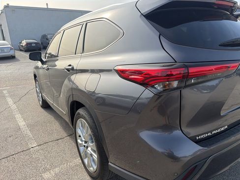 Used 2023 Toyota Highlander Limited image 8