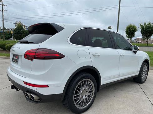 Used 2015 Porsche Cayenne S image 7
