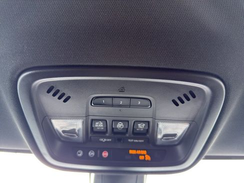 Used 2022 Chevrolet Traverse Premier w/ Redline Edition image 21