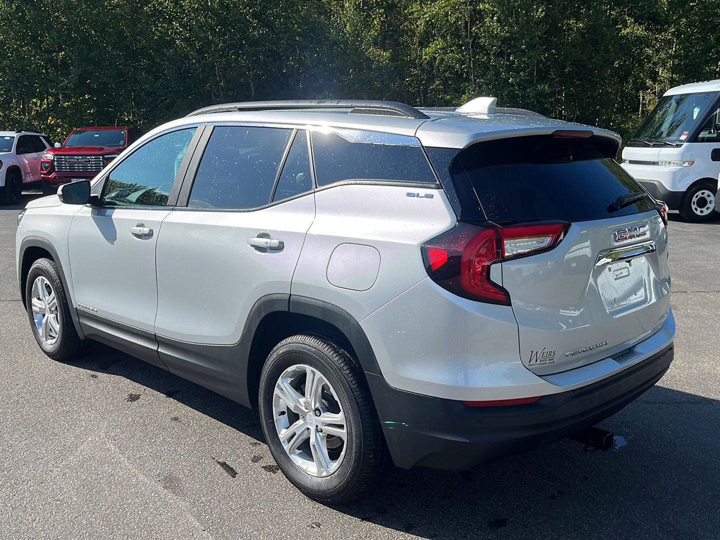 Certified 2022 GMC Terrain SLE w/ Driver Convenience Package AWD/4WD image 5