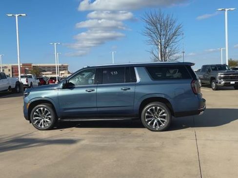 New 2026 Chevrolet Suburban High Country RWD image 6