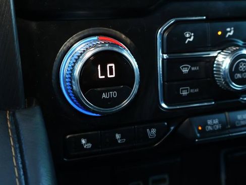 Used 2023 GMC Yukon AT4 w/ AT4 Premium Package AWD/4WD image 29