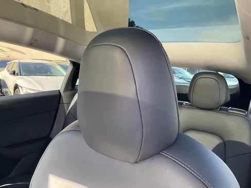 Used 2021 Tesla Model Y Long Range image 18