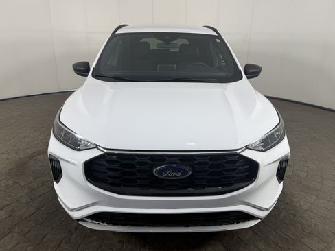 Used 2023 Ford Escape ST-Line FWD image 2