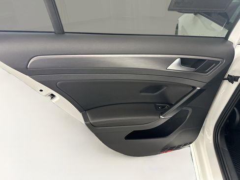 Used 2018 Volkswagen Golf SE FWD image 27