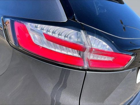 Used 2022 Ford Edge SE w/ Black Appearance Package image 30