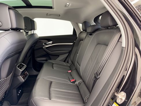 Used 2020 Audi e-tron Premium Plus AWD/4WD image 25
