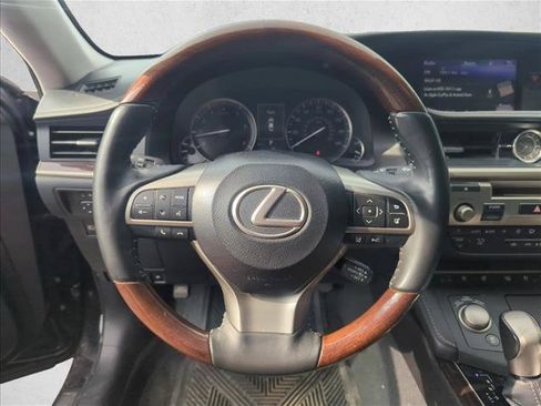 Used 2017 Lexus ES 350 w/ Luxury Package FWD image 11