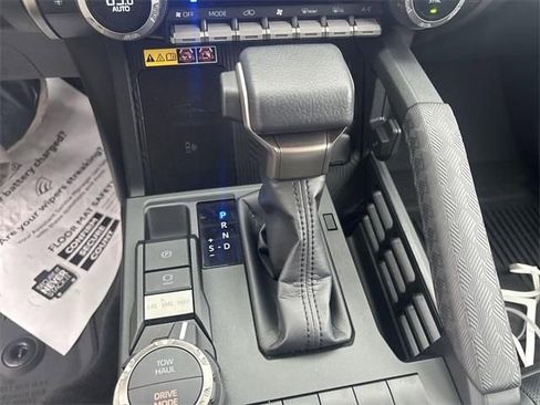 Used 2025 Toyota 4Runner Limited AWD/4WD image 20