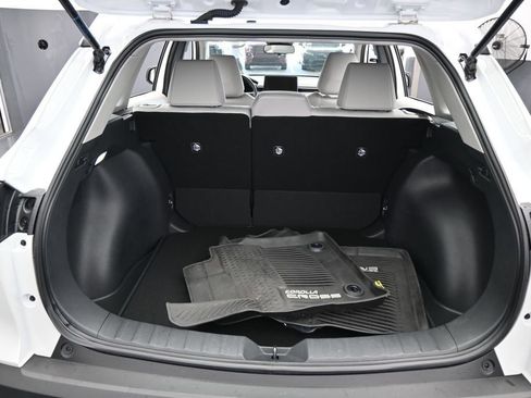 Used 2026 Toyota Corolla Cross L FWD image 38