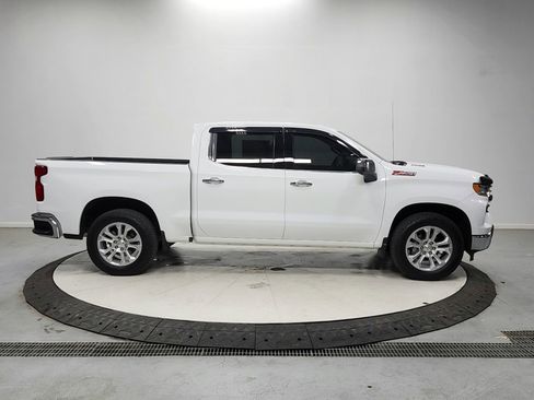 Used 2025 Chevrolet Silverado 1500 LTZ AWD/4WD image 8