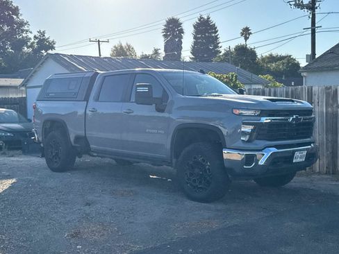 Used 2024 Chevrolet Silverado 2500 LT AWD/4WD image 6
