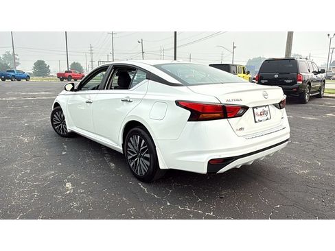 Used 2023 Nissan Altima 2.5 SV AWD/4WD image 5