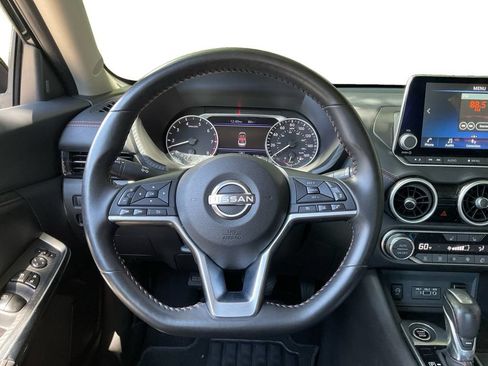 Used 2025 Nissan Sentra SR FWD image 17