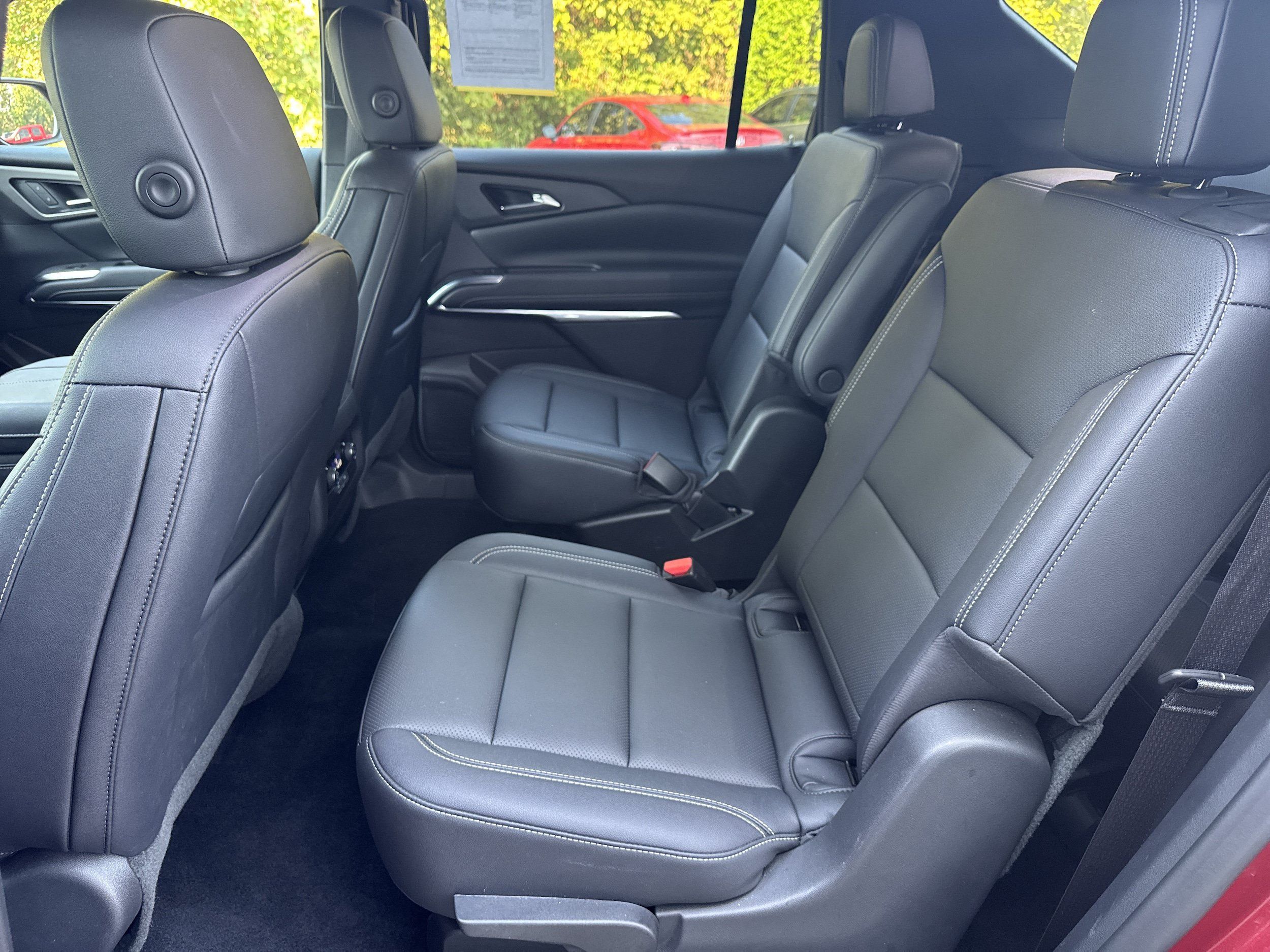 Used 2026 Chevrolet Traverse LT AWD/4WD image 9