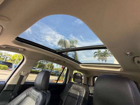Used 2022 Lincoln Aviator Reserve RWD image 22