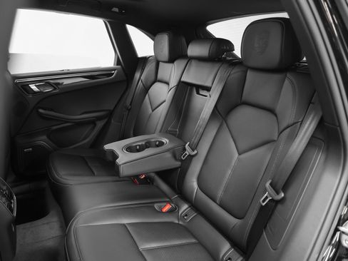 Certified 2026 Porsche Macan image 44