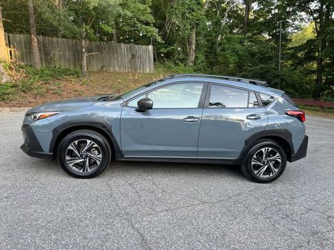 Used 2024 Subaru Crosstrek 2.0i Premium w/ Crosstrek Mirror Package AWD/4WD image 5