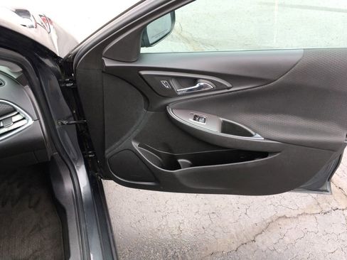 Used 2018 Chevrolet Malibu LT w/ Driver Confidence Package image 12
