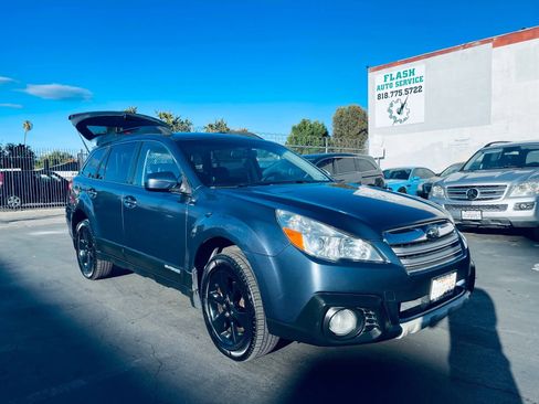 Used 2013 Subaru Outback 2.5i Limited image 2