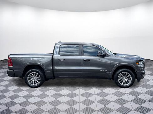 Used 2022 RAM 1500 Laramie w/ Sport Appearance Package AWD/4WD image 8