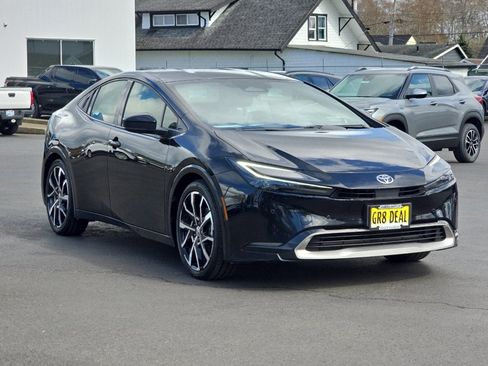 Used 2023 Toyota Prius Prime image 2