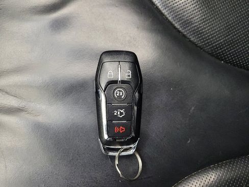 Used 2017 Lincoln MKX Select w/ Select Plus Package AWD/4WD image 32