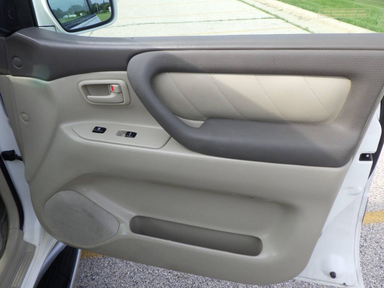 Used 2004 Toyota Land Cruiser AWD/4WD image 16