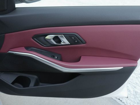 Certified 2025 BMW 330i Sedan RWD image 30