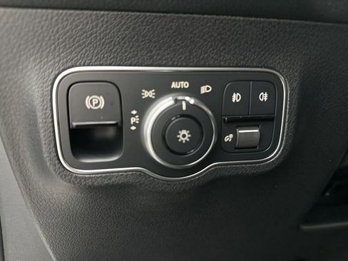 New 2026 Mercedes-Benz GLB 250 image 18