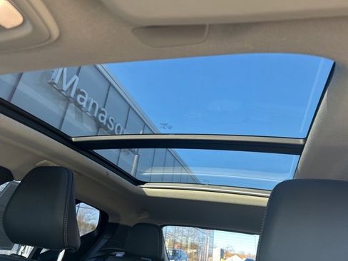 Certified 2025 Volvo XC40 B5 Plus image 27