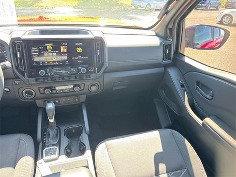 Used 2026 Nissan Frontier SV w/ All-Weather Content Package image 18