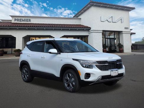 New 2026 Kia Seltos LX FWD image 2