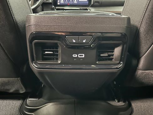 Used 2025 GMC Sierra 1500 AT4 w/ AT4 Premium Package AWD/4WD image 23